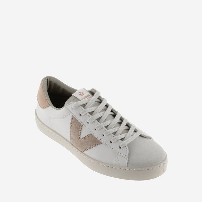 Victoria 1126142 Nude