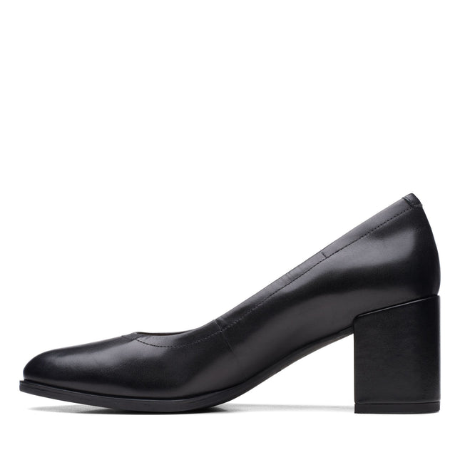 Clarks Freva55 Court Black Leather Standard Width
