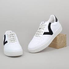 Victoria 1258201 Black