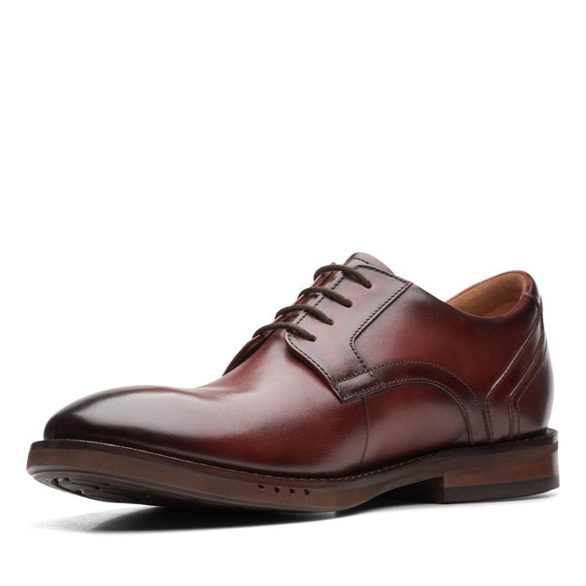 Clarks Un Hugh Lace Brown Leather - Standard Width