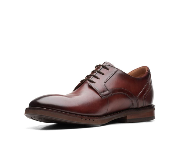 Clarks Un Hugh Lace Brown Leather - Standard Width